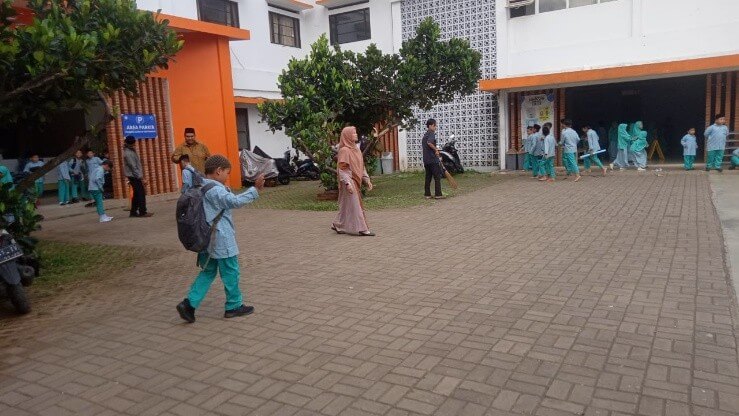 Pagi Yang Cerah di Sekolah Dasar Qur’an (SDQ) Binamulya – Tanimulya Indah