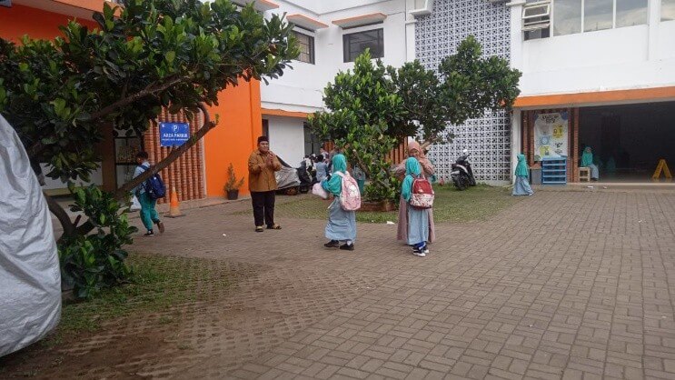 Pagi Yang Cerah di Sekolah Dasar Qur’an (SDQ) Binamulya – Tanimulya Indah