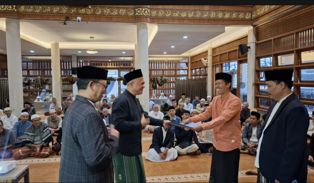 Terimakasih untuk Bapak H Amin Nugroho selamat datang Bapak H Paino; Masjid Al-Mujahiddin Madani Mandiri Fastabiqul Khoirot