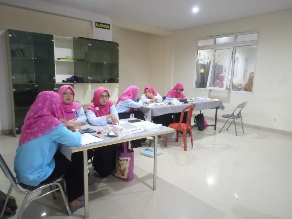 Kegiatan Rutin Posyandu ILP ASTER RW.15 Tanimulya Indah : Wujud Nyata Kepedulian Kesehatan Masyarakat