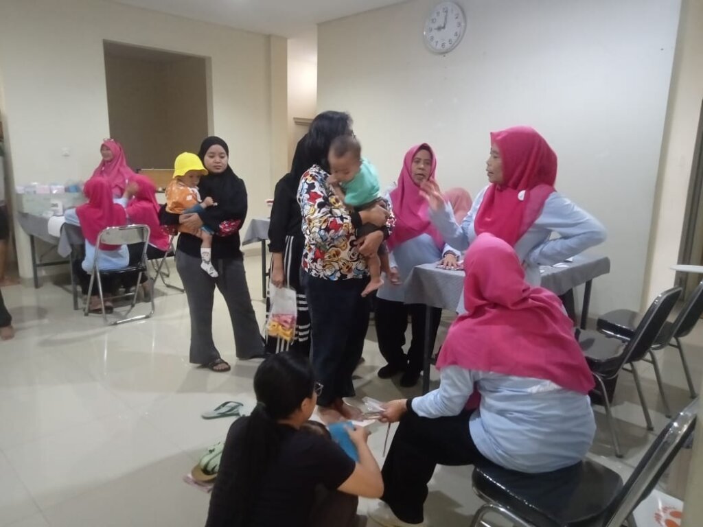 Kegiatan Rutin Posyandu ILP ASTER RW.15 Tanimulya Indah : Wujud Nyata Kepedulian Kesehatan Masyarakat