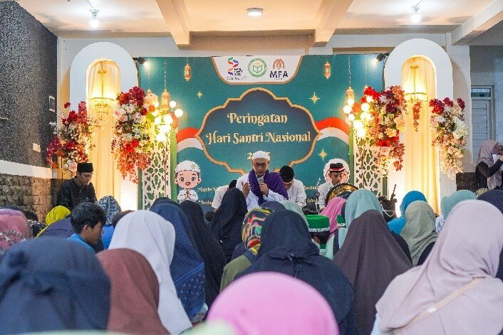 Pesantren Tanimulya Indah Ma’had Al-Istiqlal Kejar 3 Keberkahan Dalam Sehari ;  Gelar Kegiatan Majelis Kubro, Hari Santri Nasional dan Santunan Anak Yatim Bersamaan