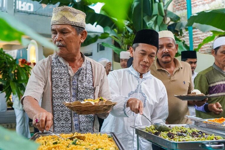 Pesantren Tanimulya Indah Ma’had Al-Istiqlal Kejar 3 Keberkahan Dalam Sehari ;  Gelar Kegiatan Majelis Kubro, Hari Santri Nasional dan Santunan Anak Yatim Bersamaan