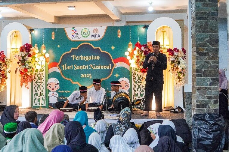Pesantren Tanimulya Indah Ma’had Al-Istiqlal Kejar 3 Keberkahan Dalam Sehari ;  Gelar Kegiatan Majelis Kubro, Hari Santri Nasional dan Santunan Anak Yatim Bersamaan