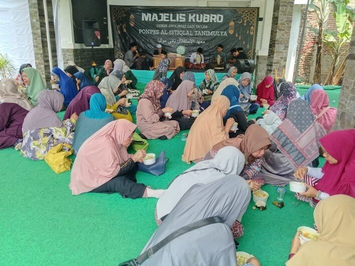 Majelis Qubro Pesantren Tanimulya Indah Ma’had Al-Istiqlal : Menguatkan Makna Aqiqah dalam Membangun Generasi Berakhlak