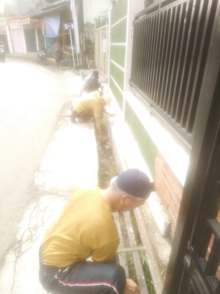 Raih Keberkahan Menyambut Ramadhan – Kerja Bakti Pengurus DKM dan Jamaah Mesjid Al Mujahidin RW 15 Tanimulya Indah Sambut Ramadhan 1447 H