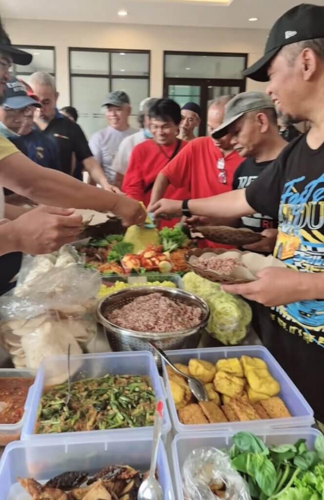 Raih Keberkahan Menyambut Ramadhan – Kerja Bakti Pengurus DKM dan Jamaah Mesjid Al Mujahidin RW 15 Tanimulya Indah Sambut Ramadhan 1447 H